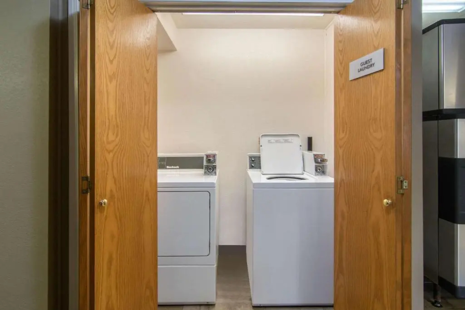 Regina Travel Inn
