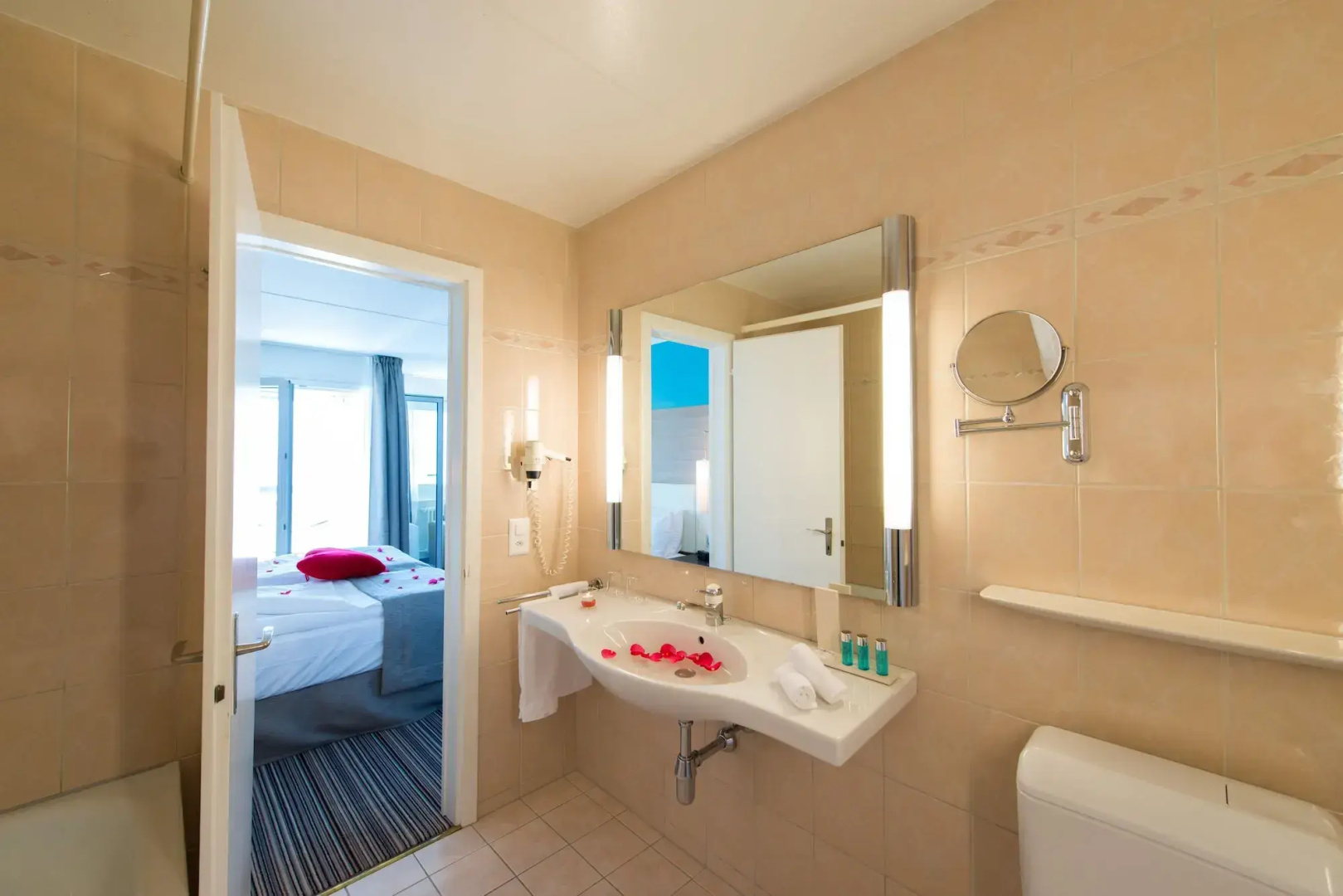Hotel Mona