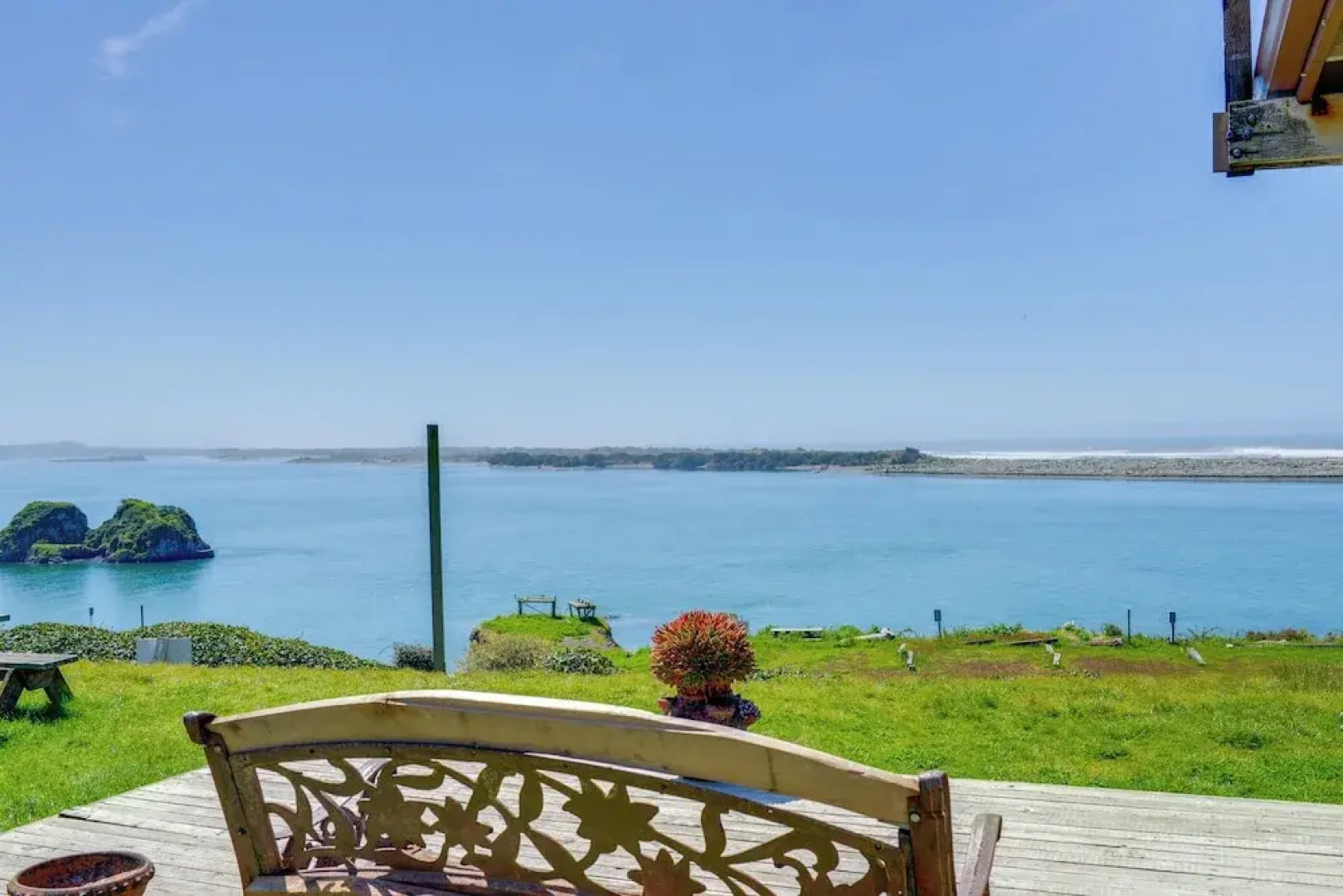 Smith River Home w/ Boat Launch & Ocean Views