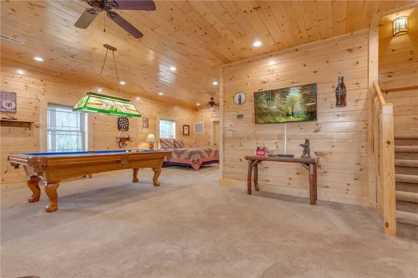Lone Wolf Lodge - Three Bedroom Cabin