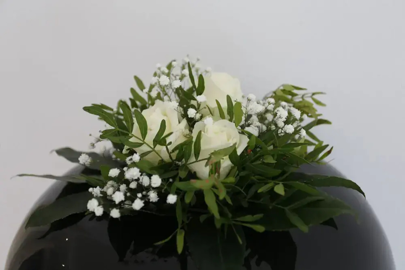 the white design apartment