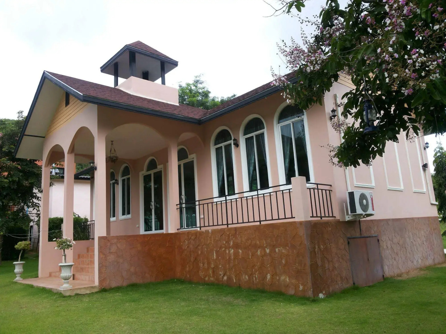 Stamp Hills Resort & Restaurant