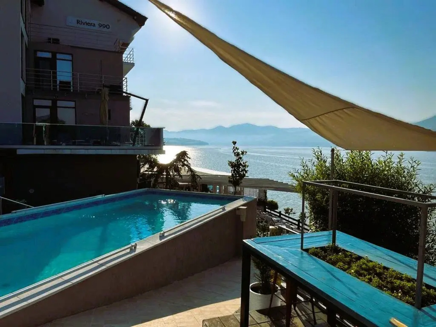 . RIVIERA 990 - Camere de Inchiriat