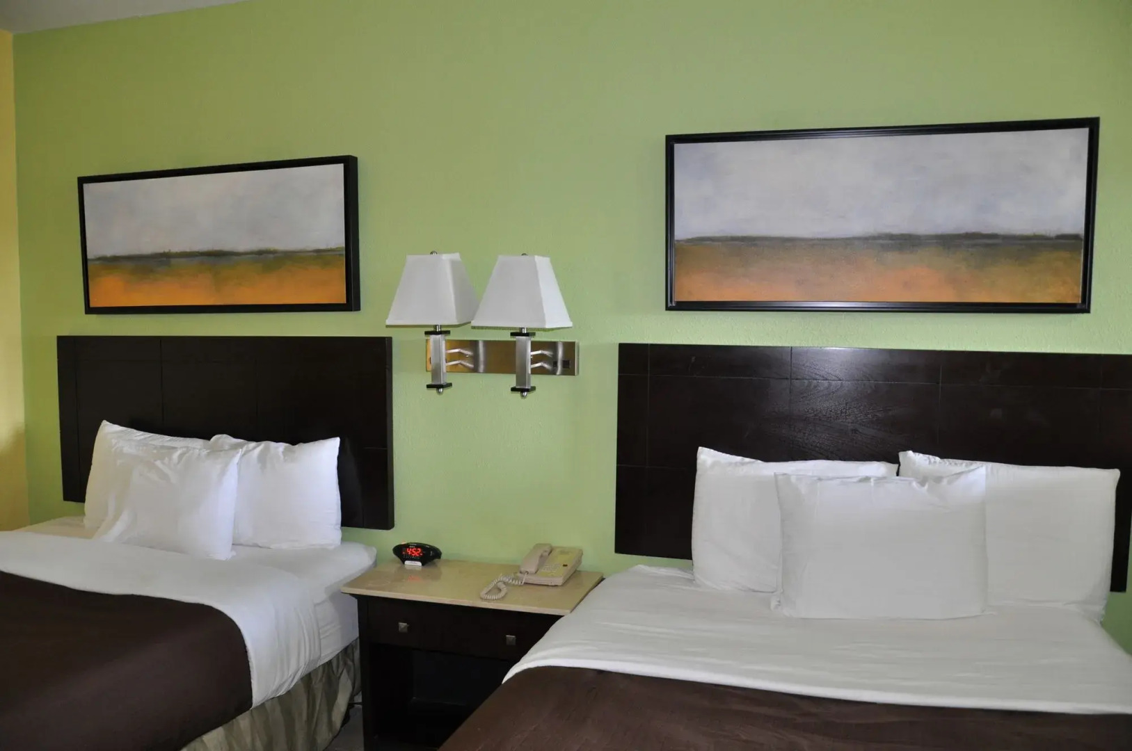 Plantation Suites & Conference Center