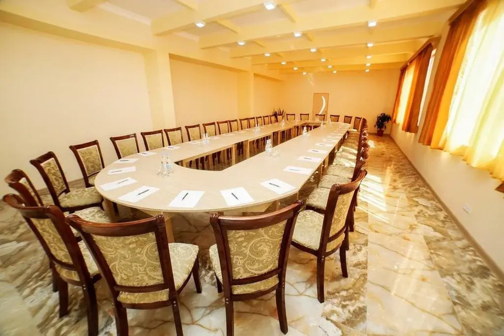 Амротс Отель