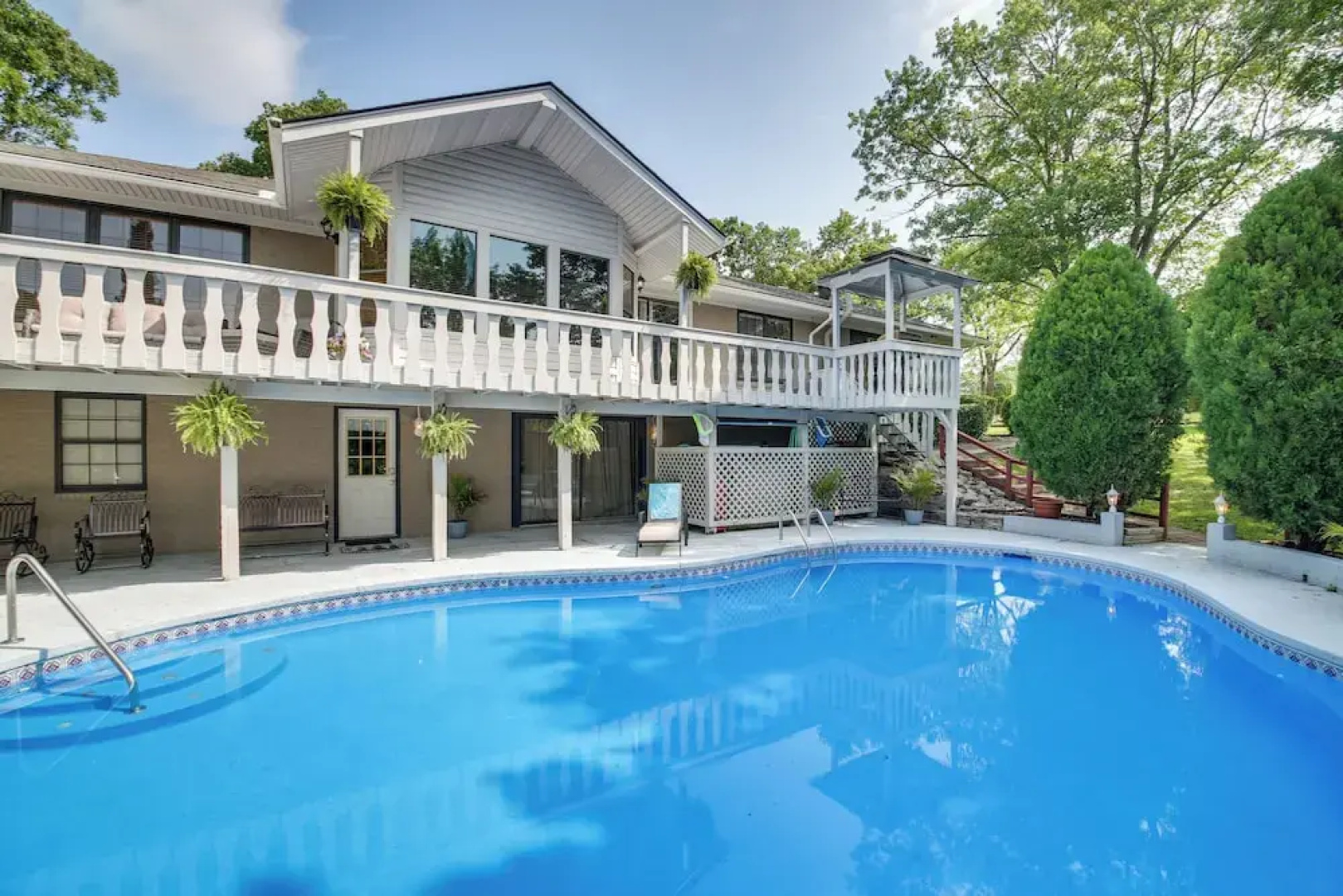 Private Pool: Lakefront Home in Hot Springs!