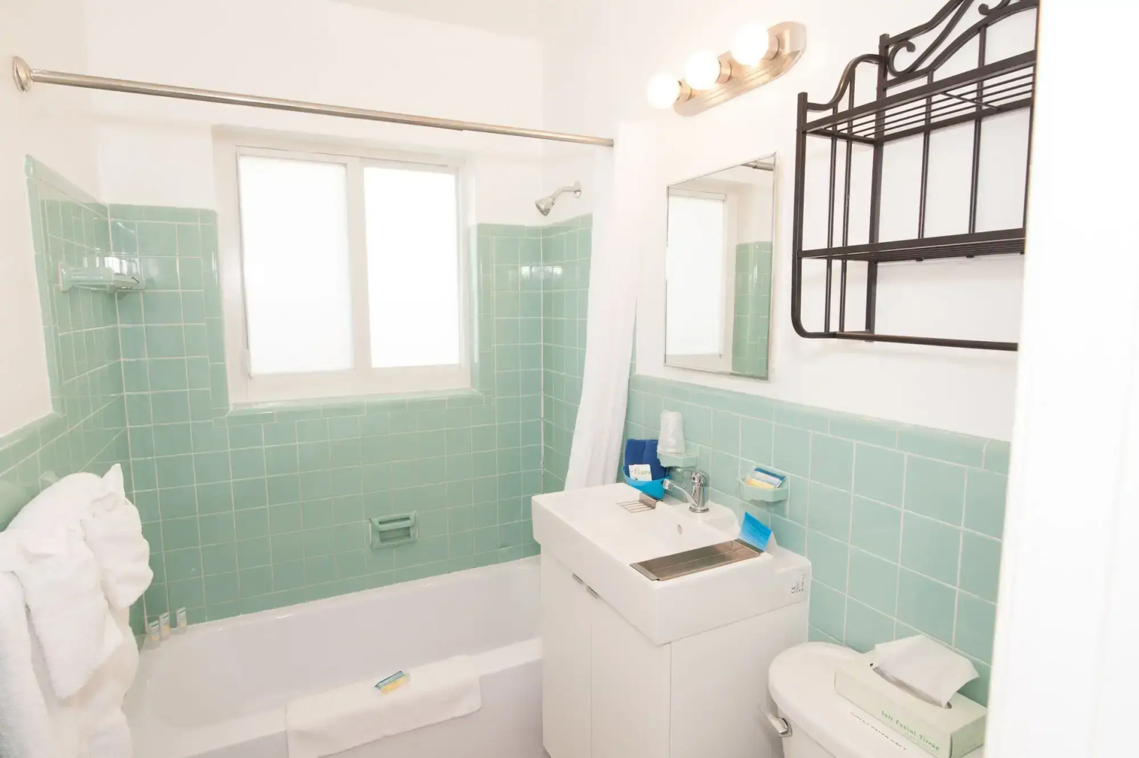 Great Escape Apartments by Lowkl