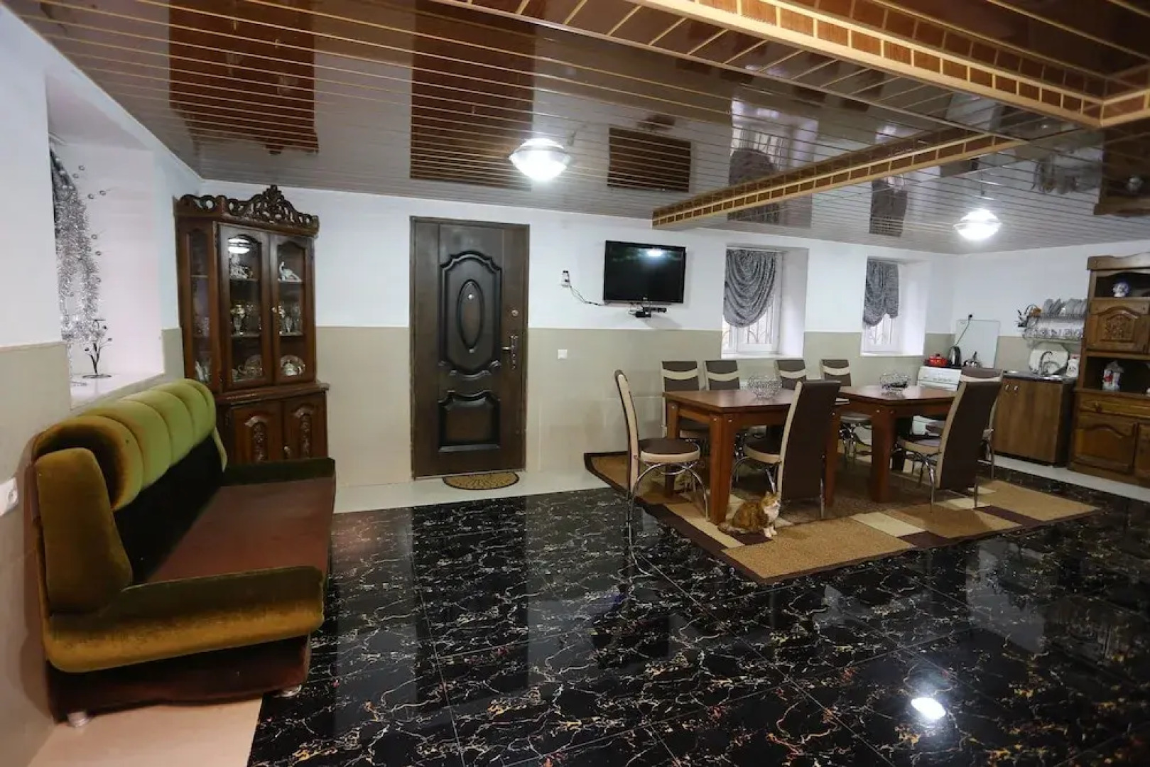 Kutaisi Hotel California