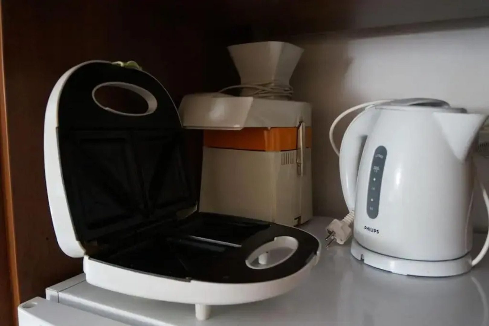 Apartment with a garden, BBQ, swimming pool and jacuzzi