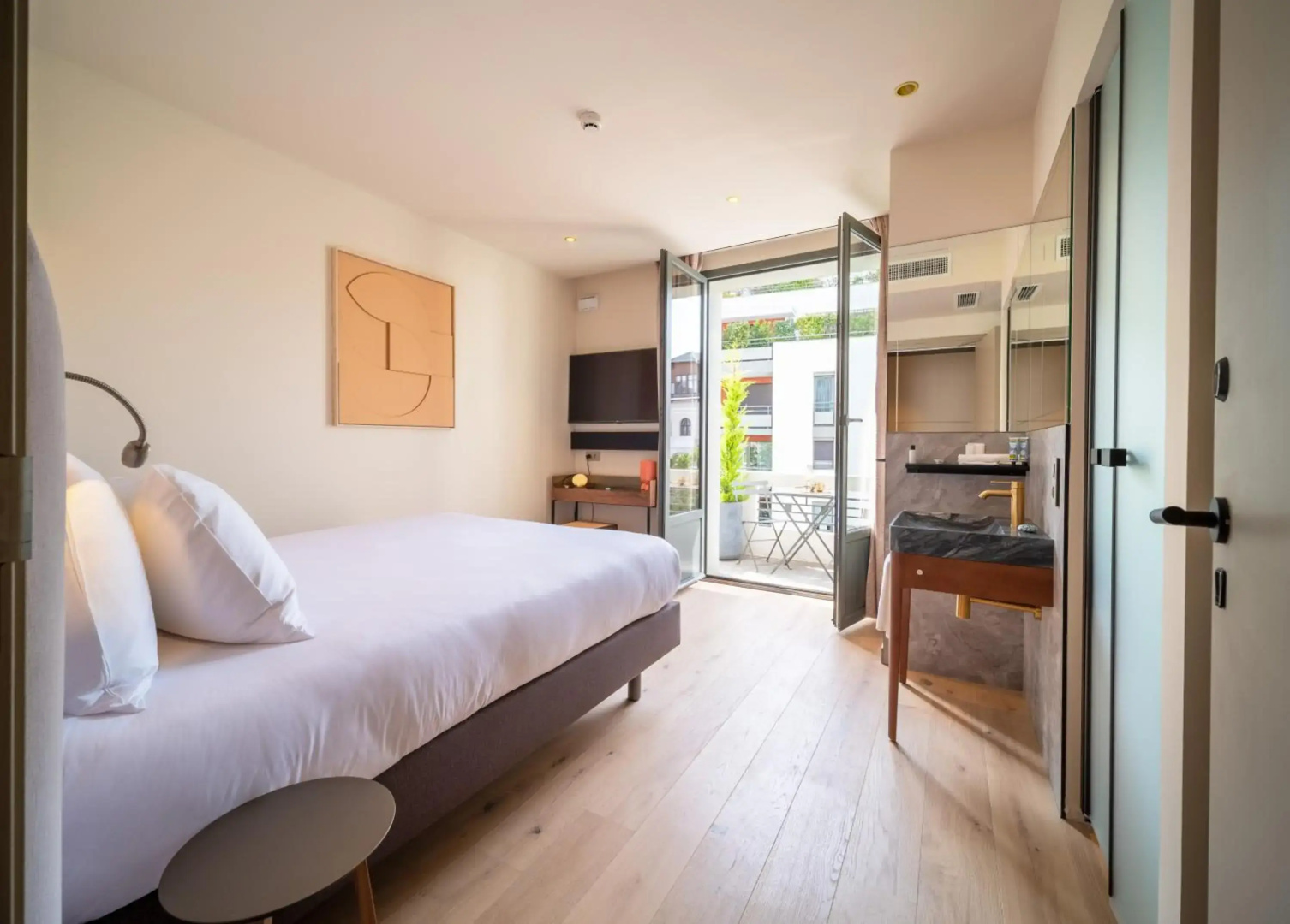 Hebe Hotel