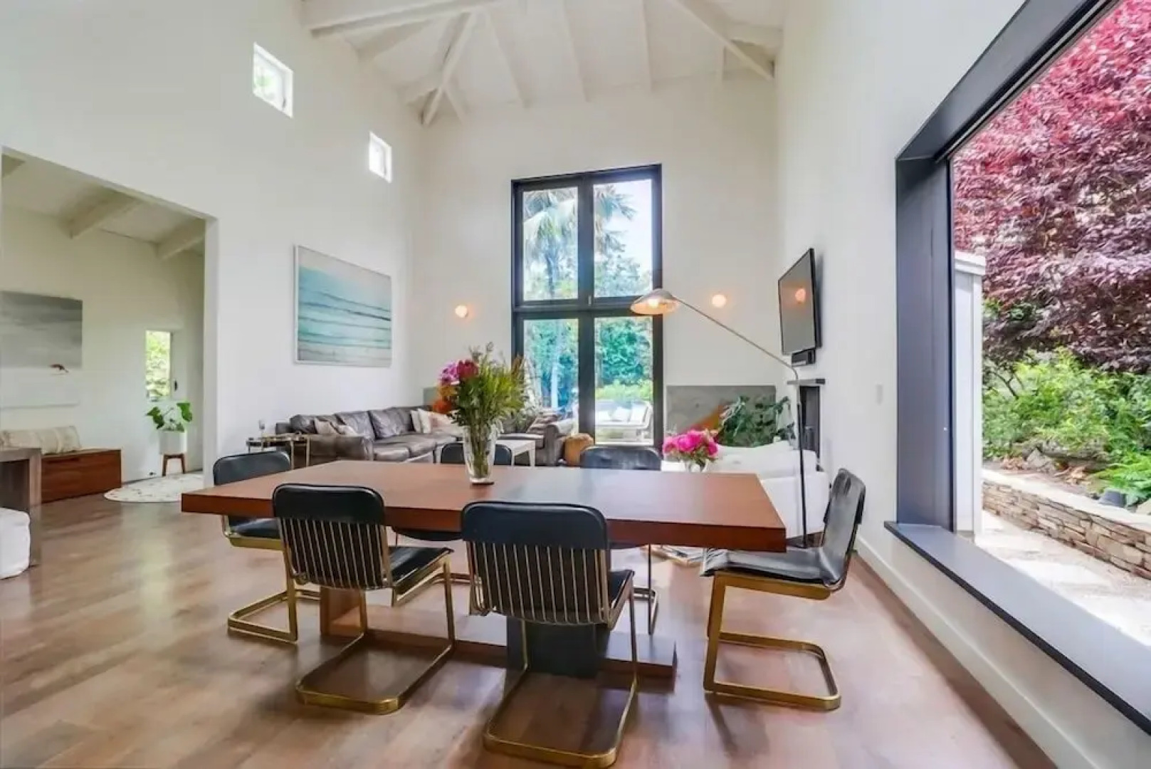 1155 Hymettus Ave 4 Bedroom Home by Redawning