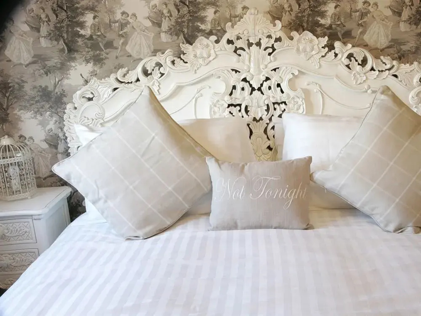 The Three Horse Shoes