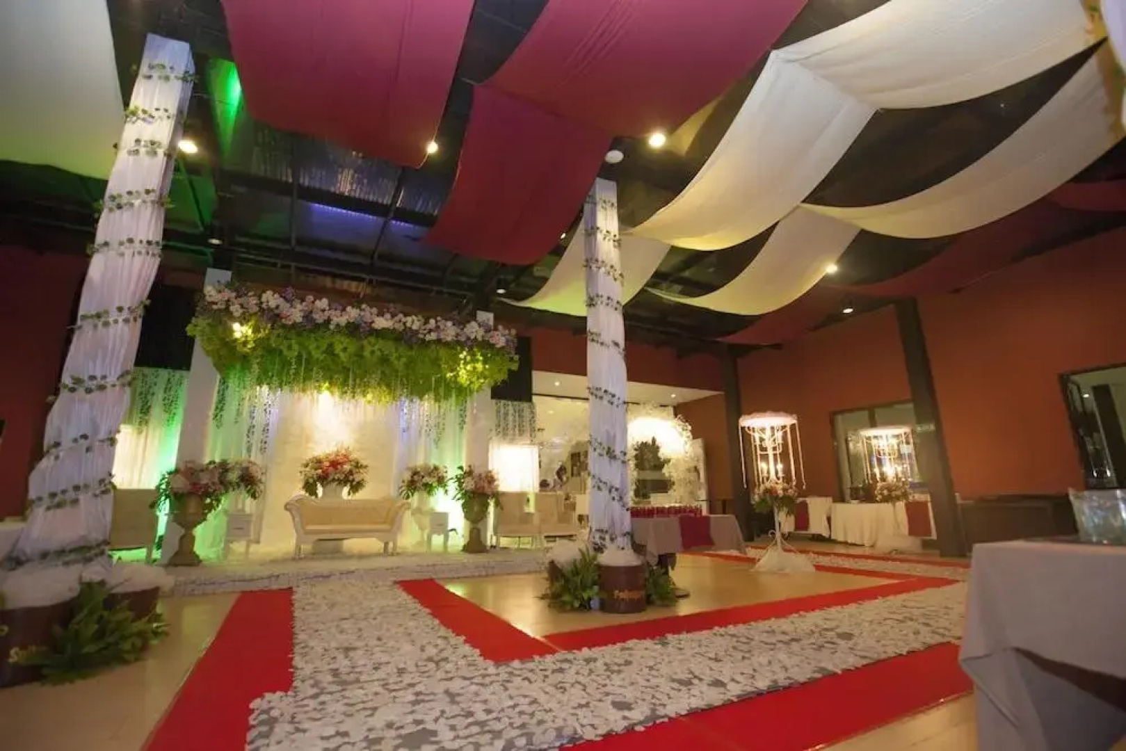 Padjadjaran Suites Resort & Convention Hotel