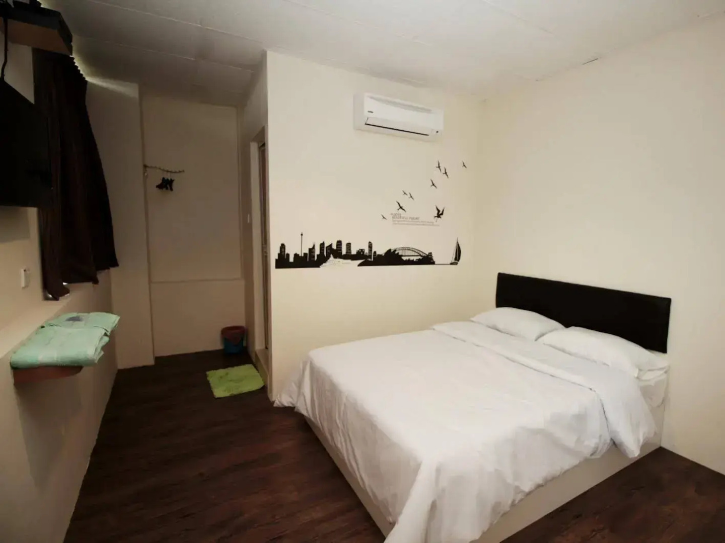 Oyo 90155 Bmw 1 Hotel