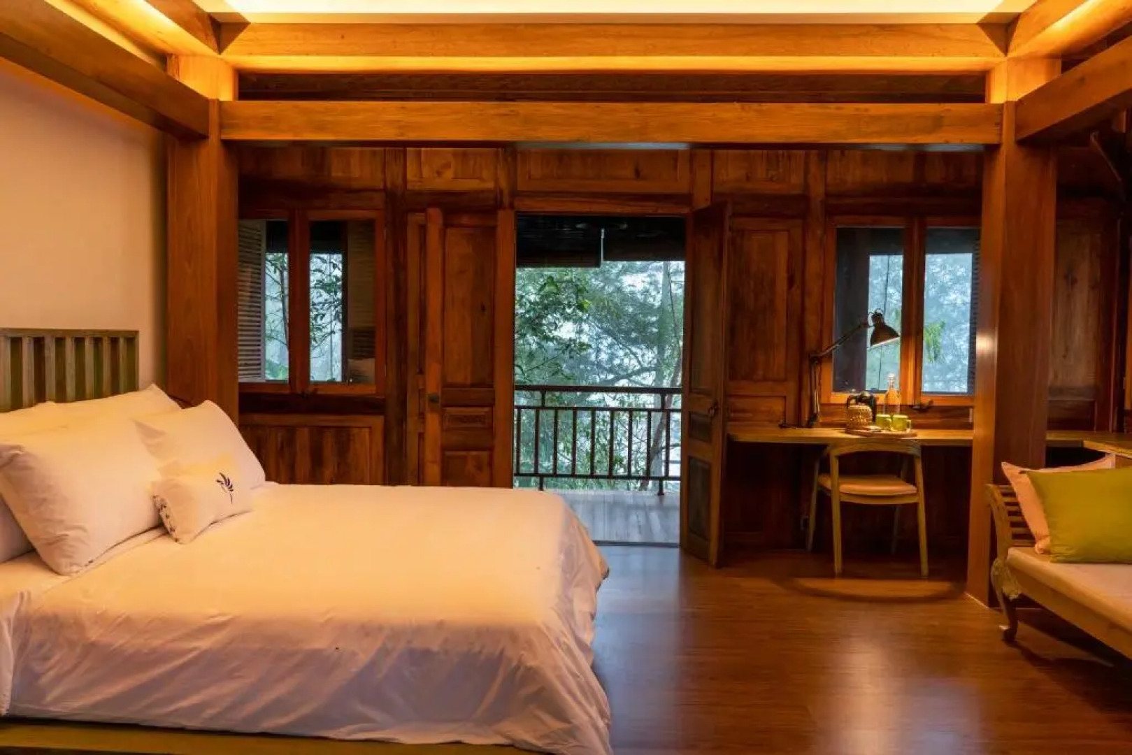 Tira Vilagna Suites & Spa