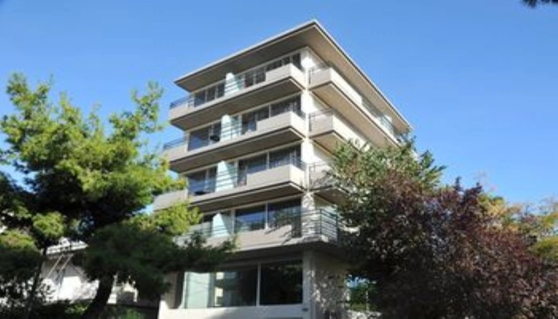 Mirivili Rooms & Suites Hotel