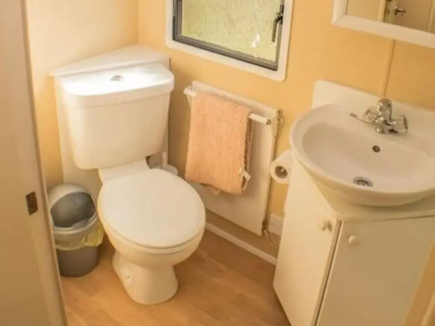 Parkers Farm Cottages and Caravans