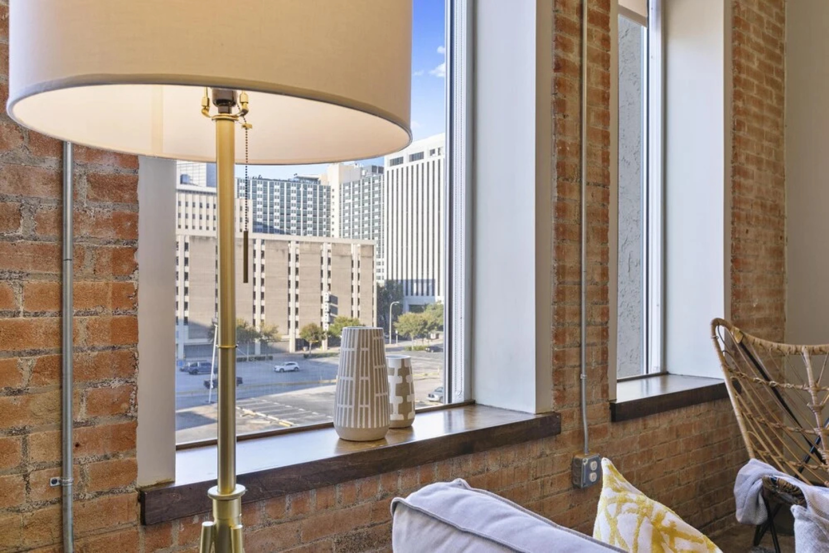 Downtown Dallas Apartments by Hosteeva