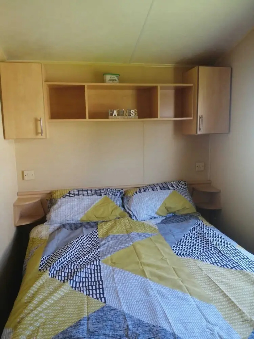 Adorable 2 Bedroom Caravan in Clacton-on-sea
