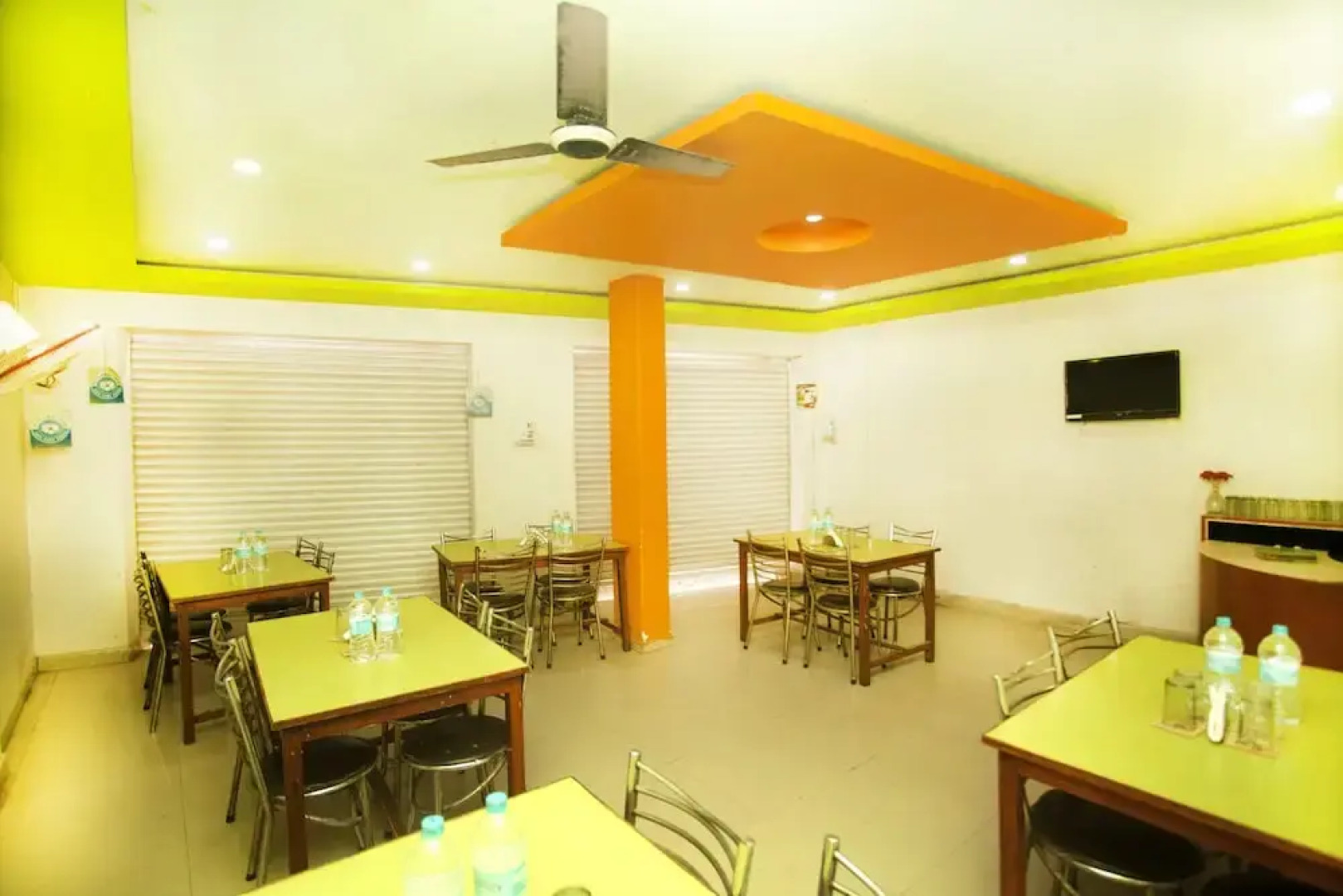 OYO 335 Hotel Nayaram