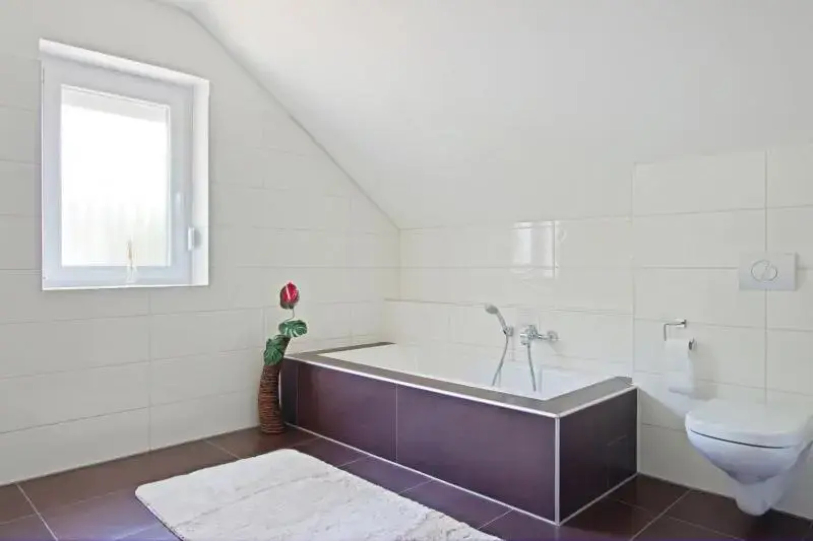 ID 4945 - Private Rooms