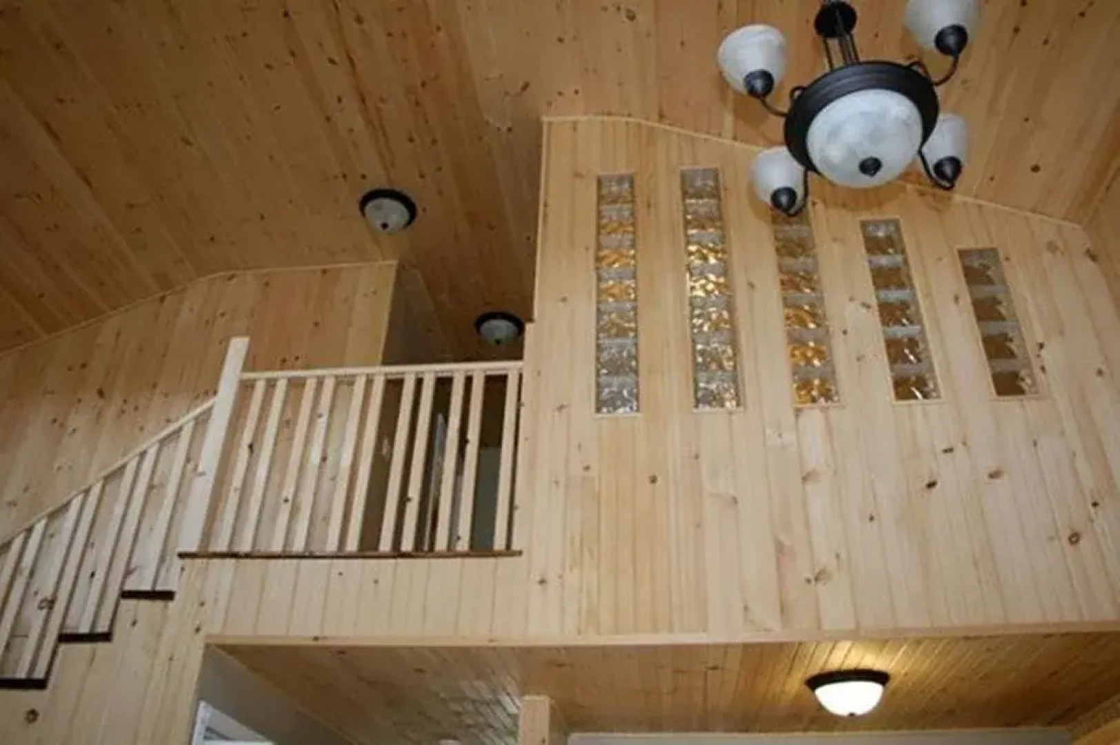 Lanes Riverhouse Inn & Cottages