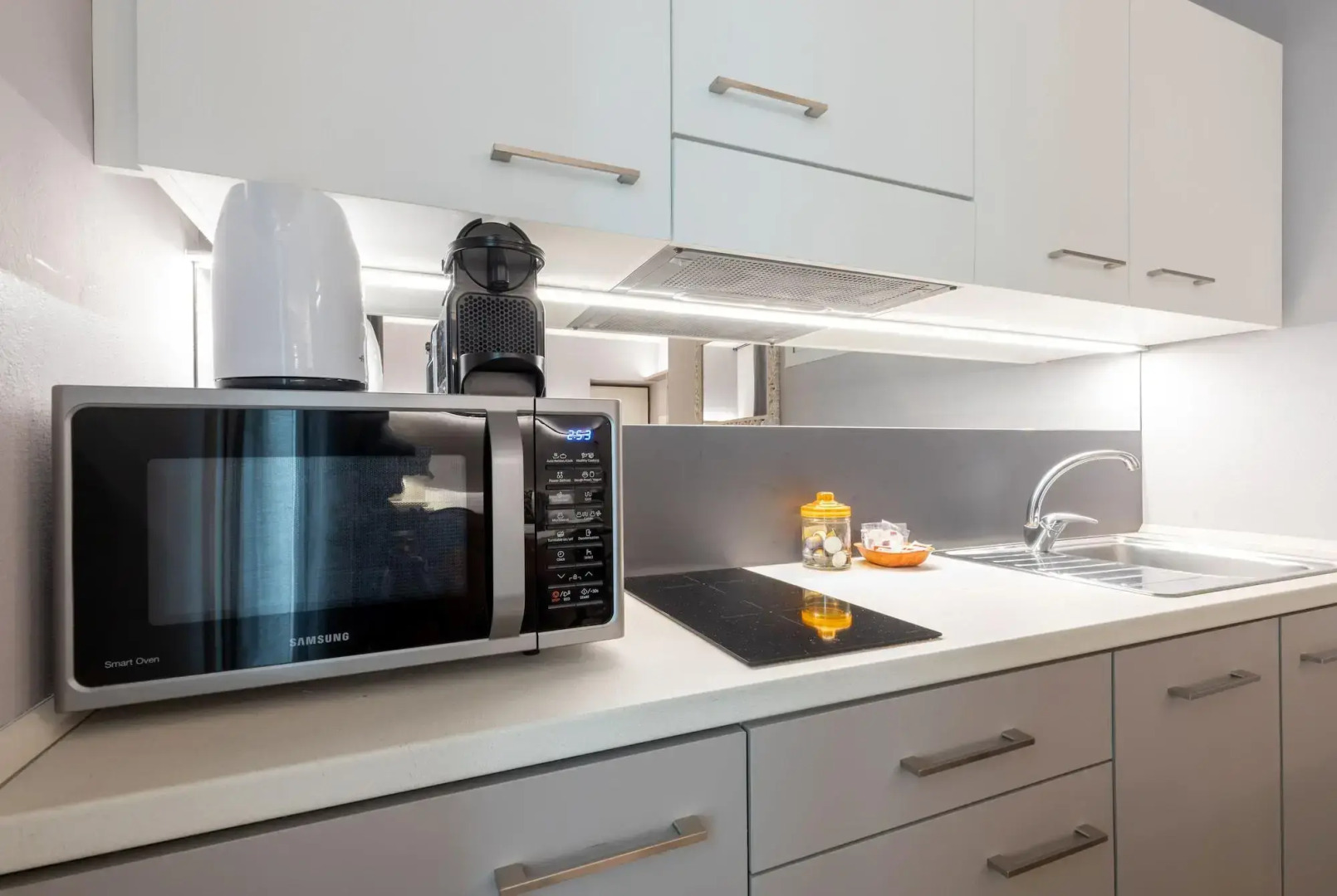 Milan Retreats Duomo