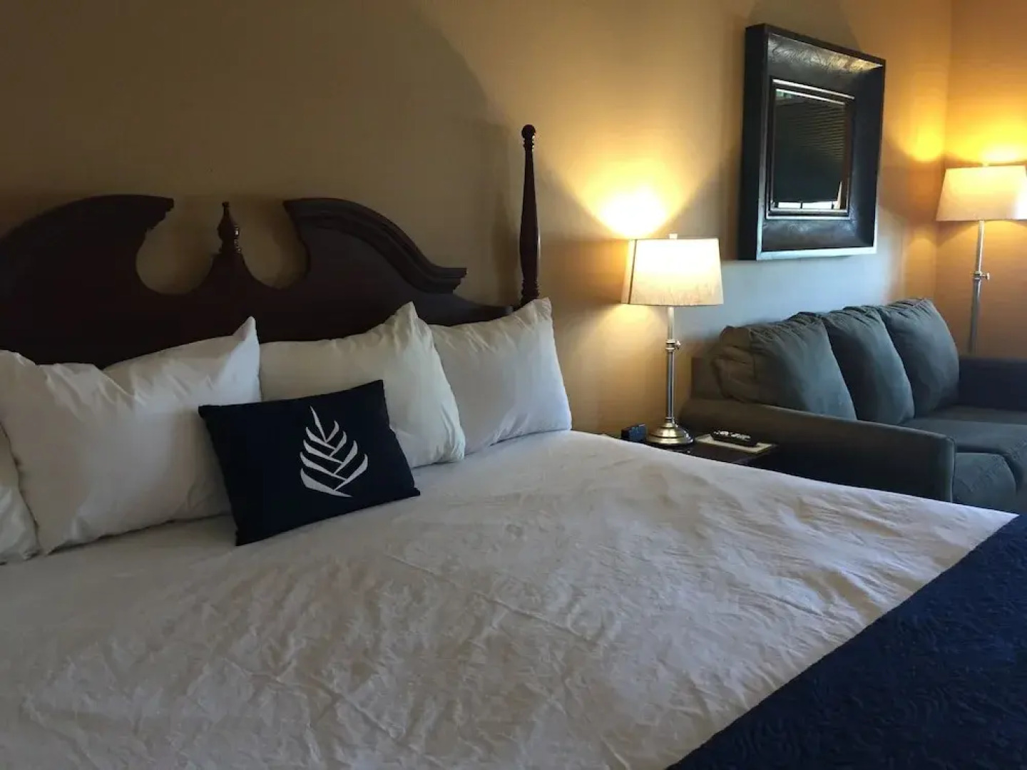 Pinemark Inn & Suites