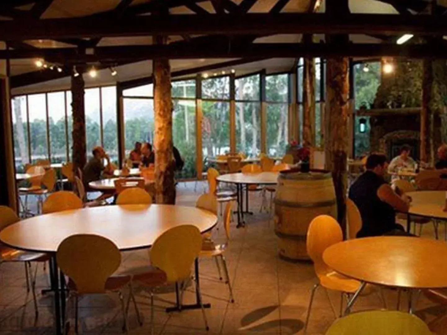 Tullah Lakeside Lodge