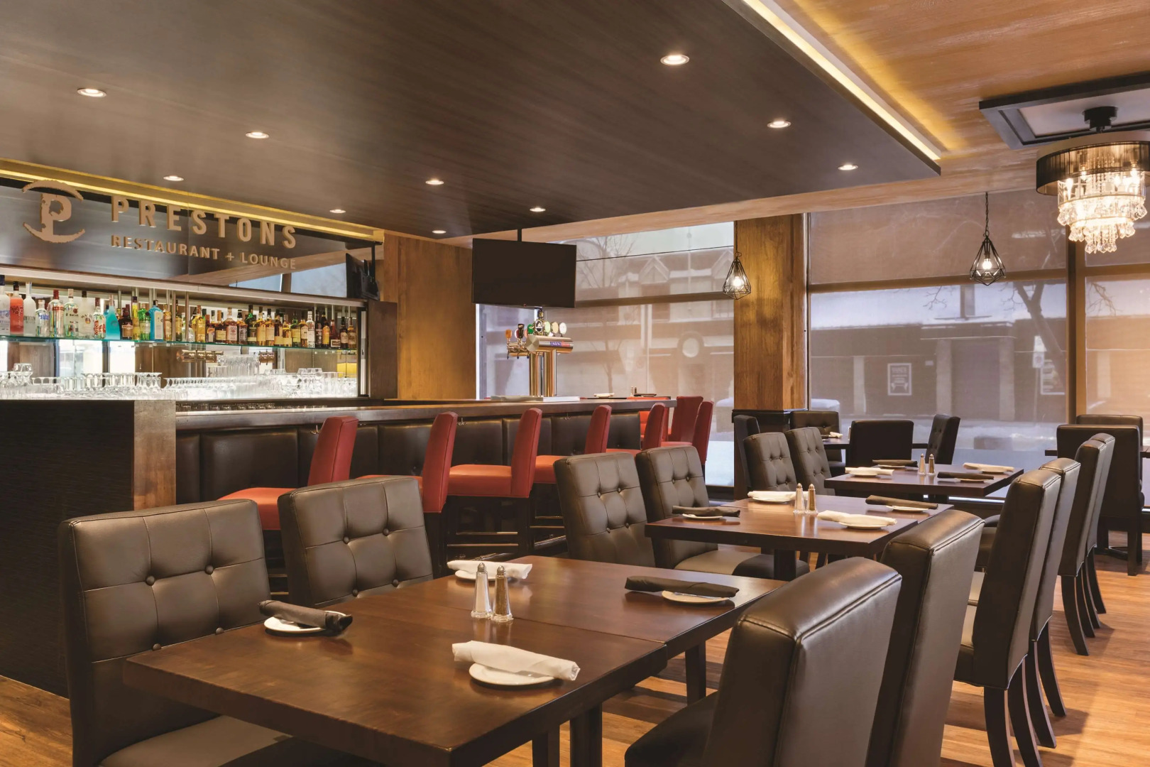 Coast Edmonton Plaza Hotel by APA