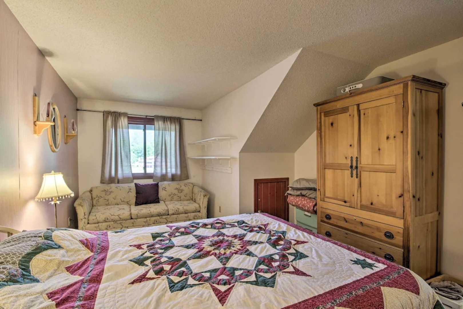 Resort Condo w/ Lake + Pool ~ 5 Mi to Flume Gorge!