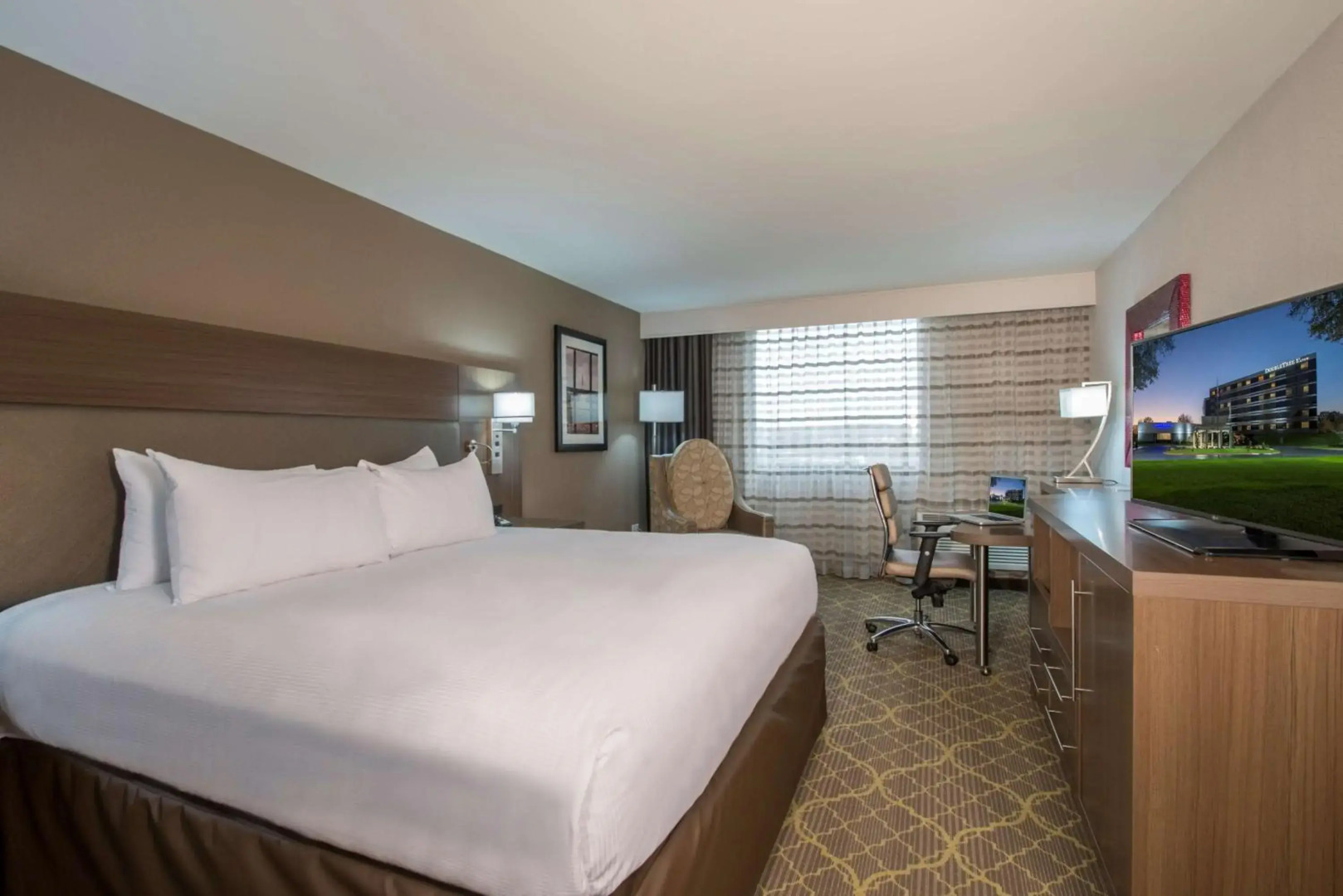 DoubleTree by Hilton Winston Salem - University