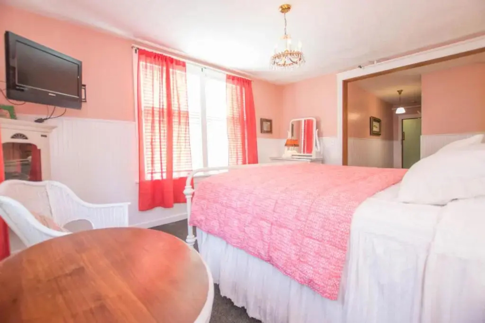 Terrace Inn and 1911 Restaurant