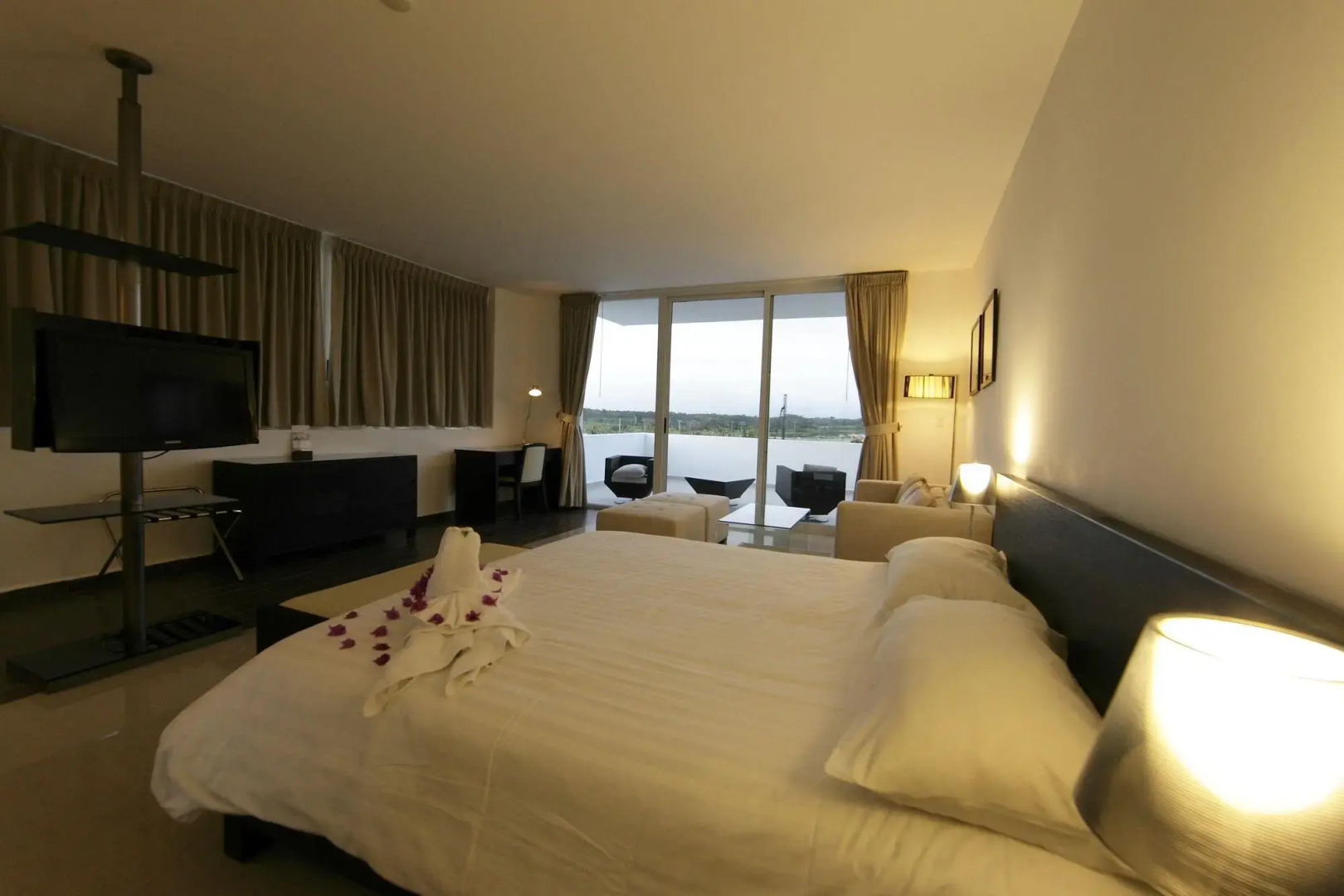 Playa Blanca Beach Resort - All Inclusive