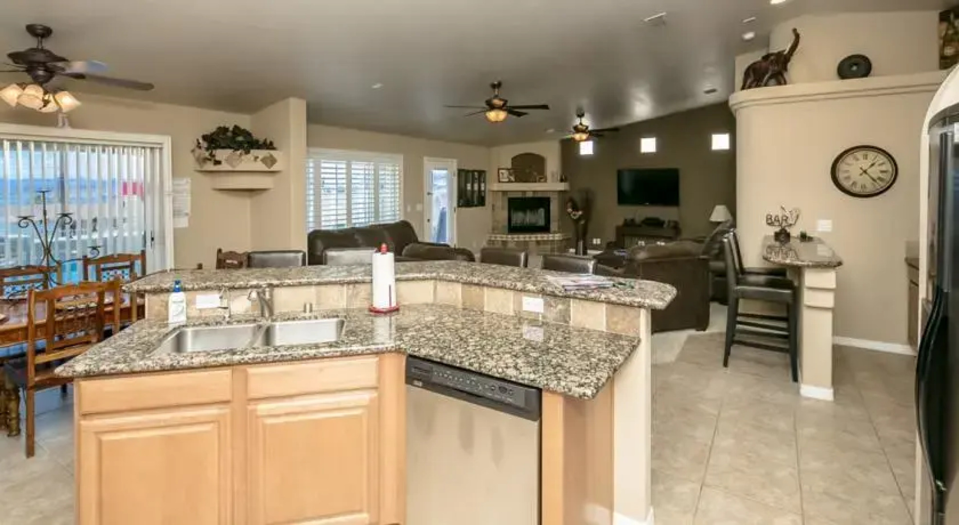 Coconut Grove by Destination Havasu