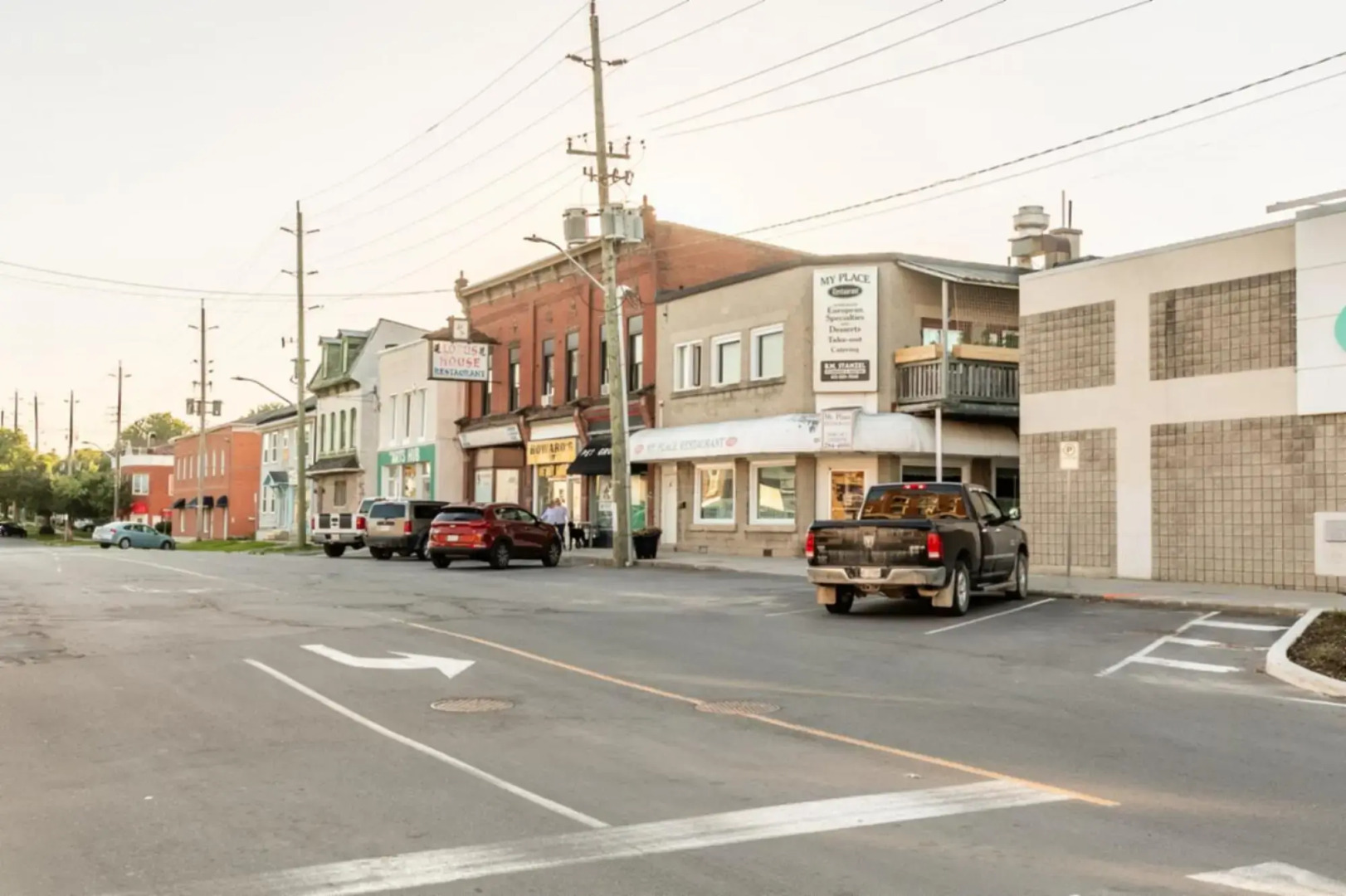 Luxury Rideau Apartments 2bdp6nobalcony1queen2twin