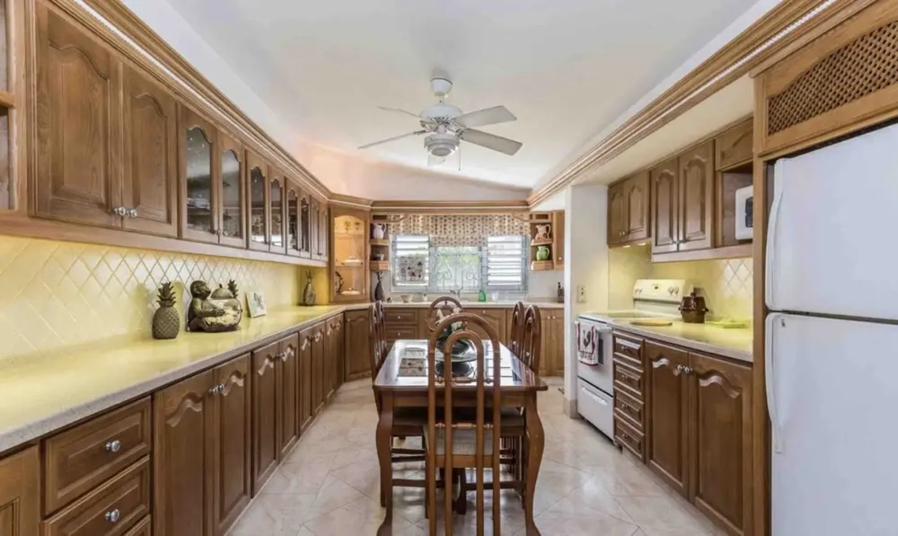 Beautiful 4-bed House With Stunning sea Views