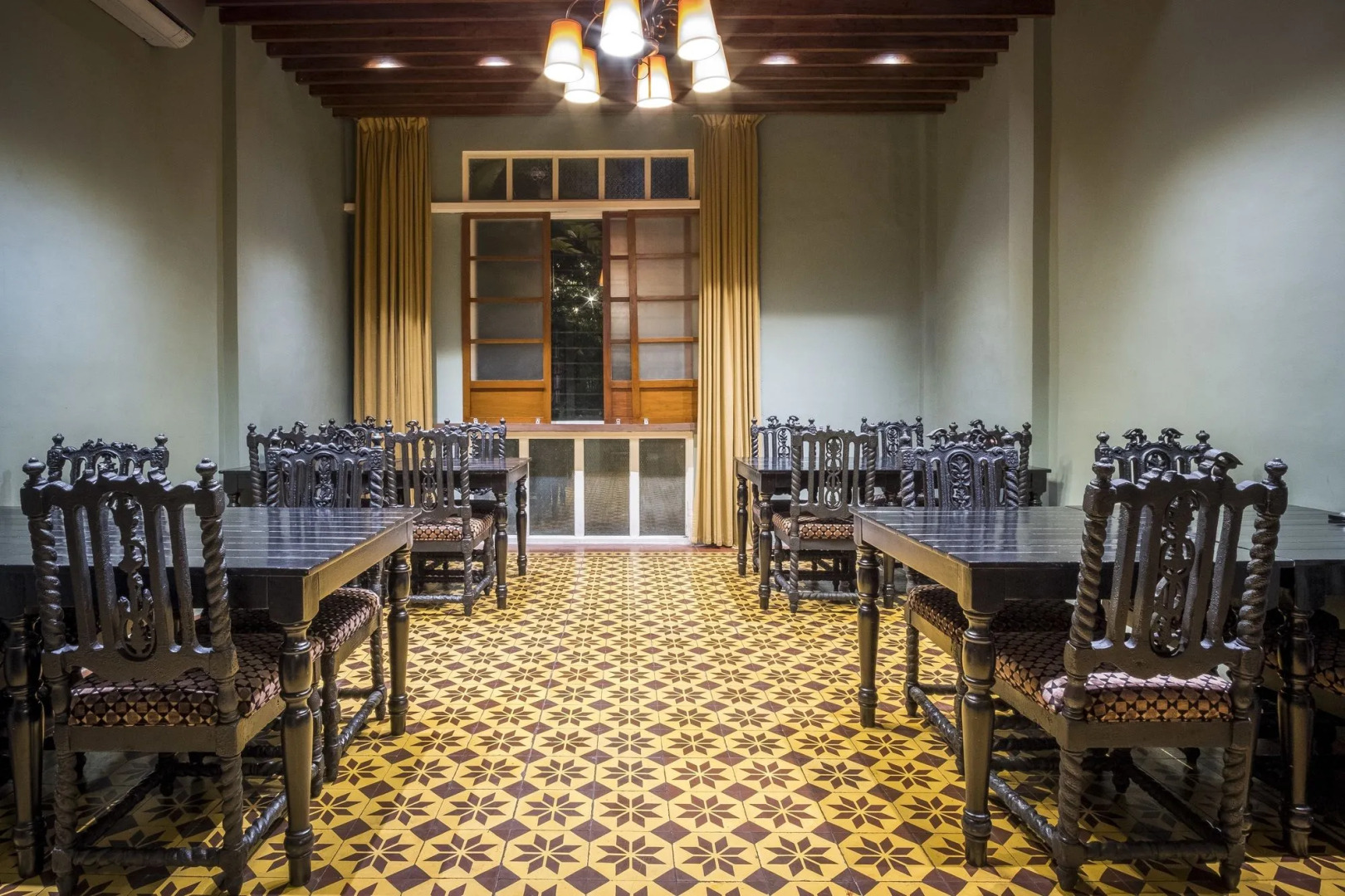 The Henry Hotel Manila