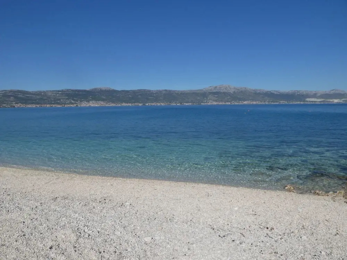 Acadia Beach Villas & Apartments, Slatine