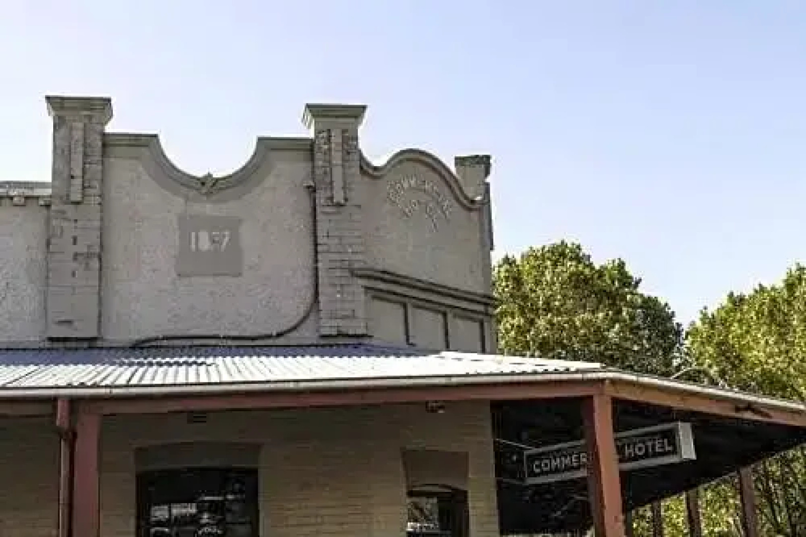 The Commercial Quarters - Room 2-has air conditioning, free WIFI, TV and fridge