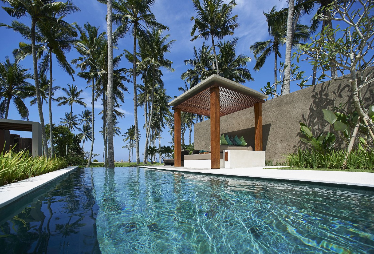 Отель Candi Beach Resort and Spa