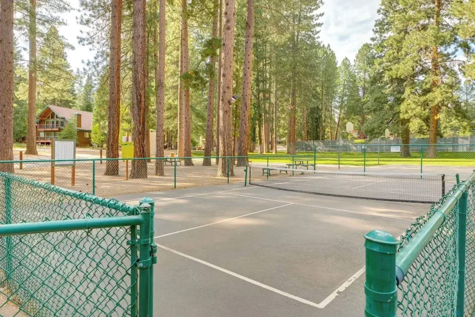 1 Mi to Beach & Golf Course! Lake Almanor Cabin