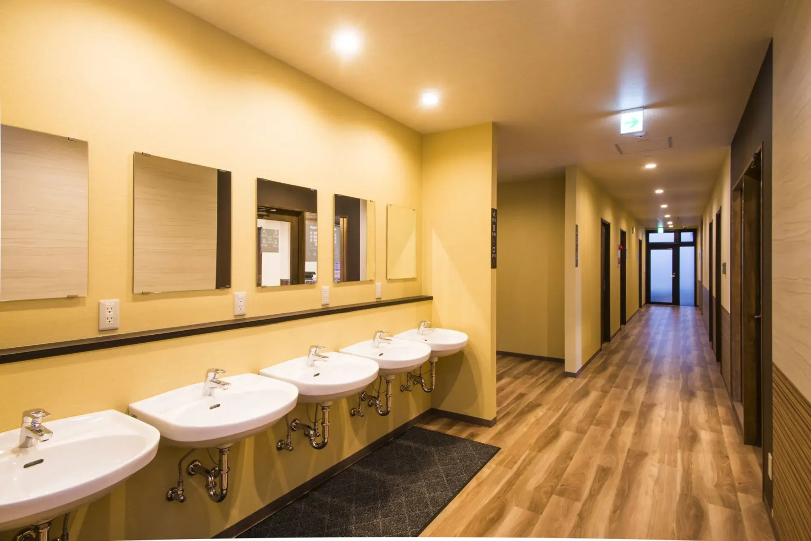 Guest House Rojiura - Hostel