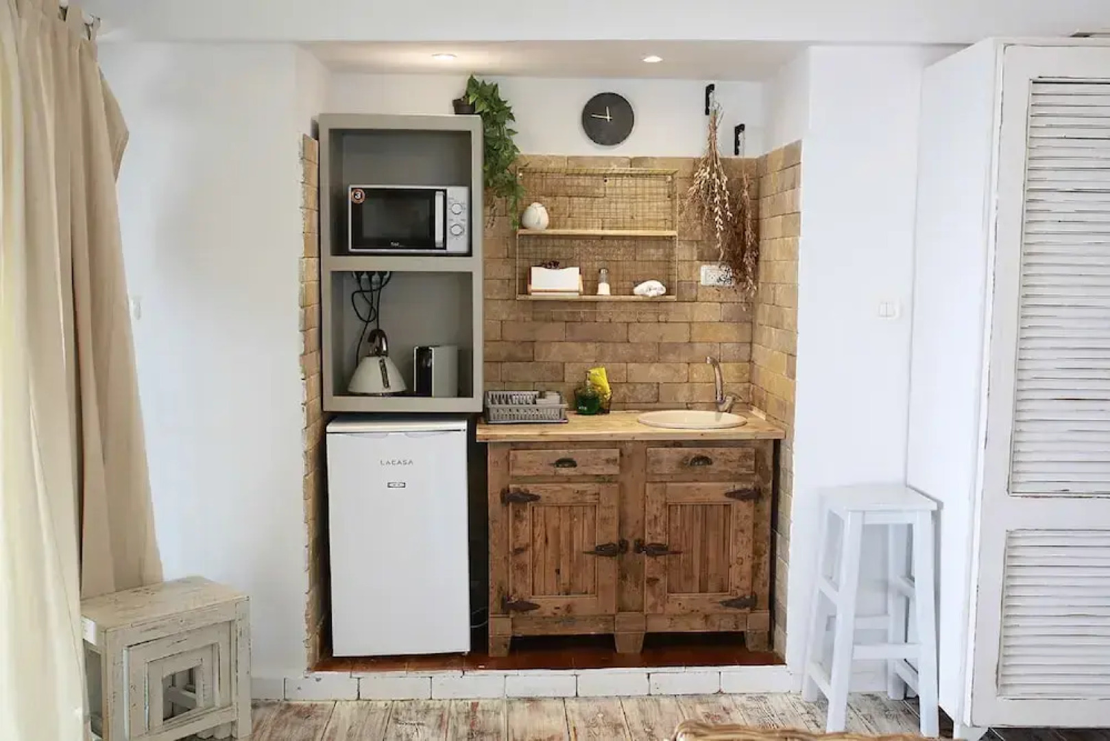 The White Cabins - View