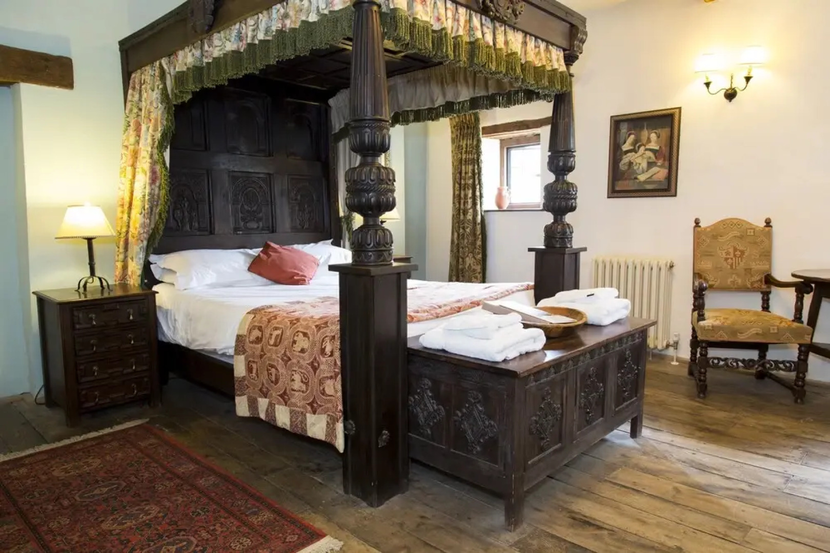 The George Inn & The Plaine