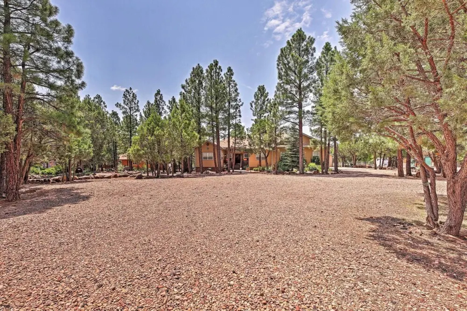 Upscale Show Low Haven w/ Fire Pit & Game Room!