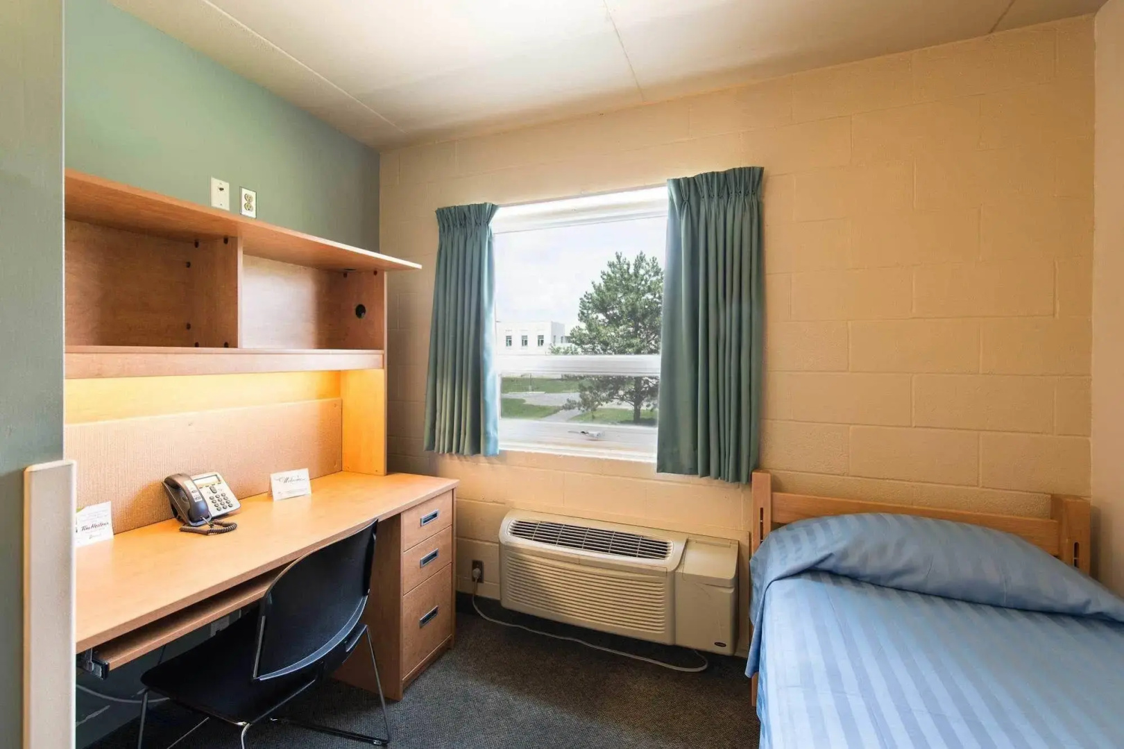 Residence & Conference Centre-Brockville