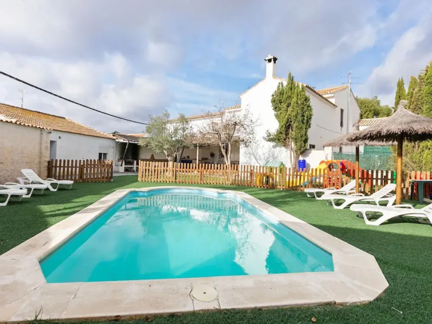 Luxurious Villa in Fuente de Piedra With Swimming Pool