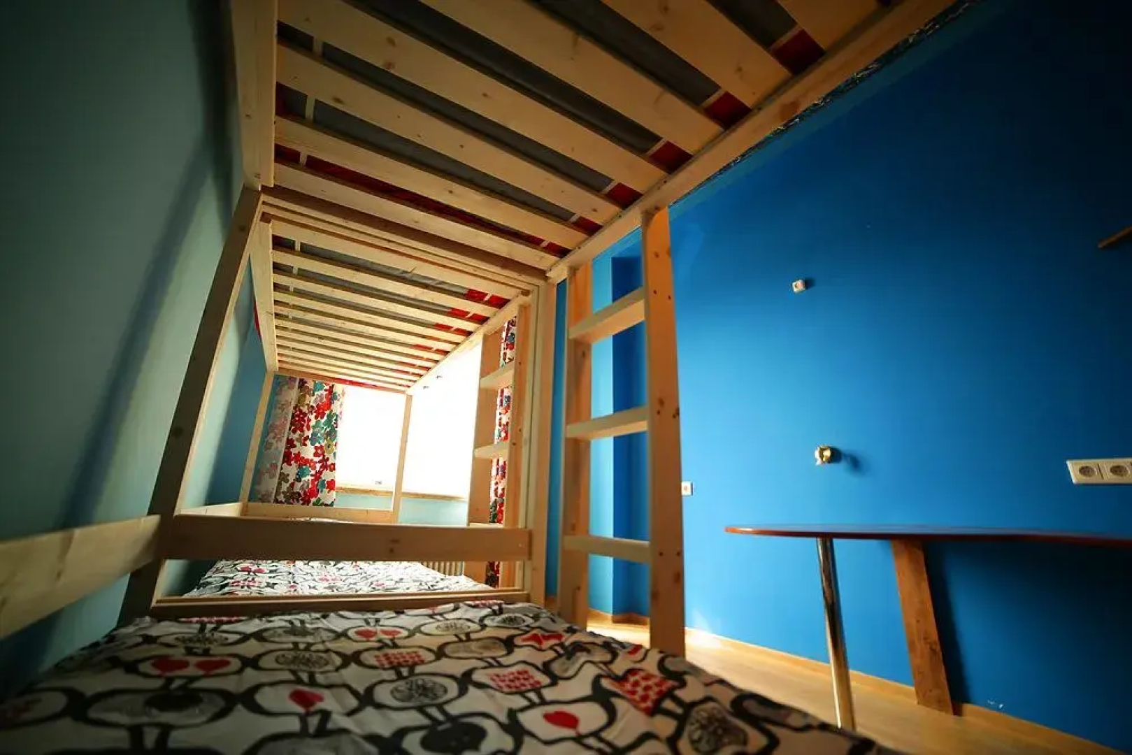 Koma Hostel