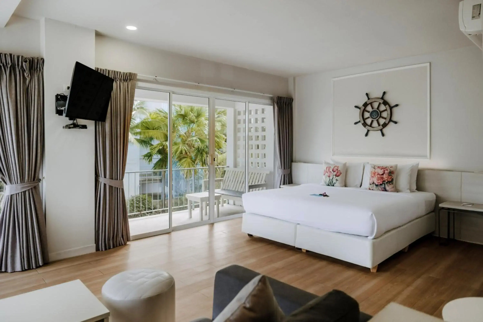 Combo Beach Hotel Samui